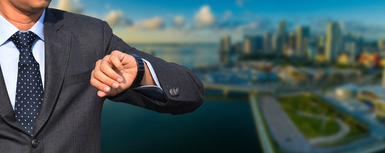 businessman-4279257_1280